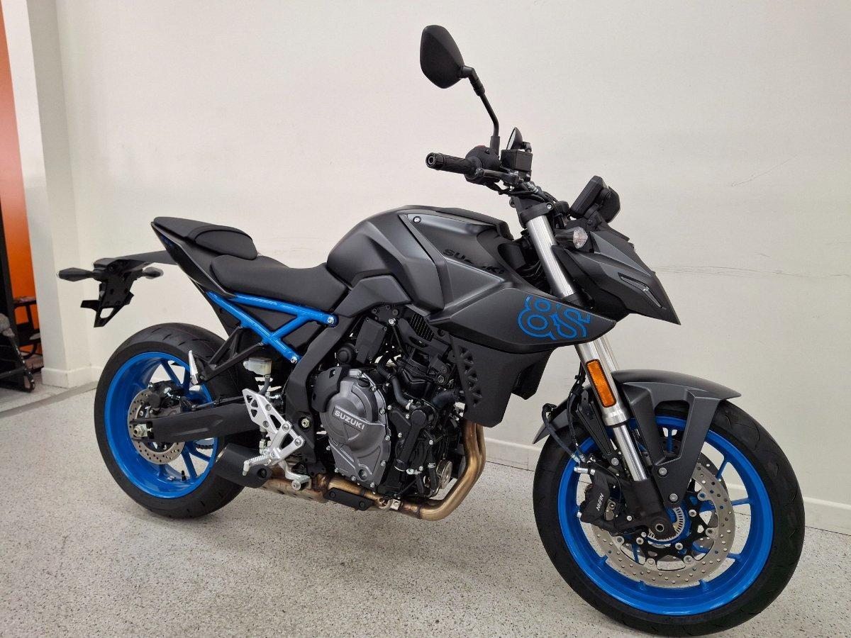 2025 SUZUKI GSX-8S ROAD