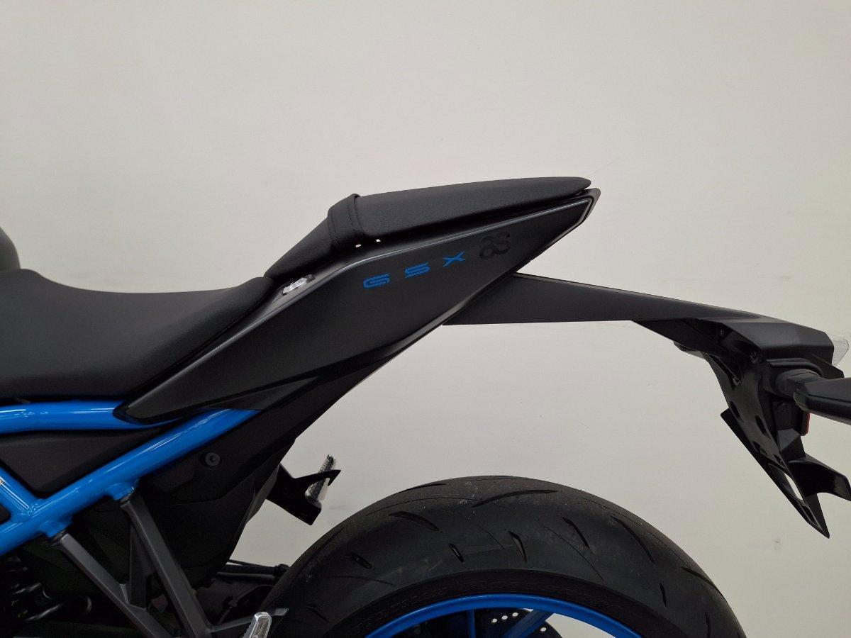 2025 SUZUKI GSX-8S ROAD