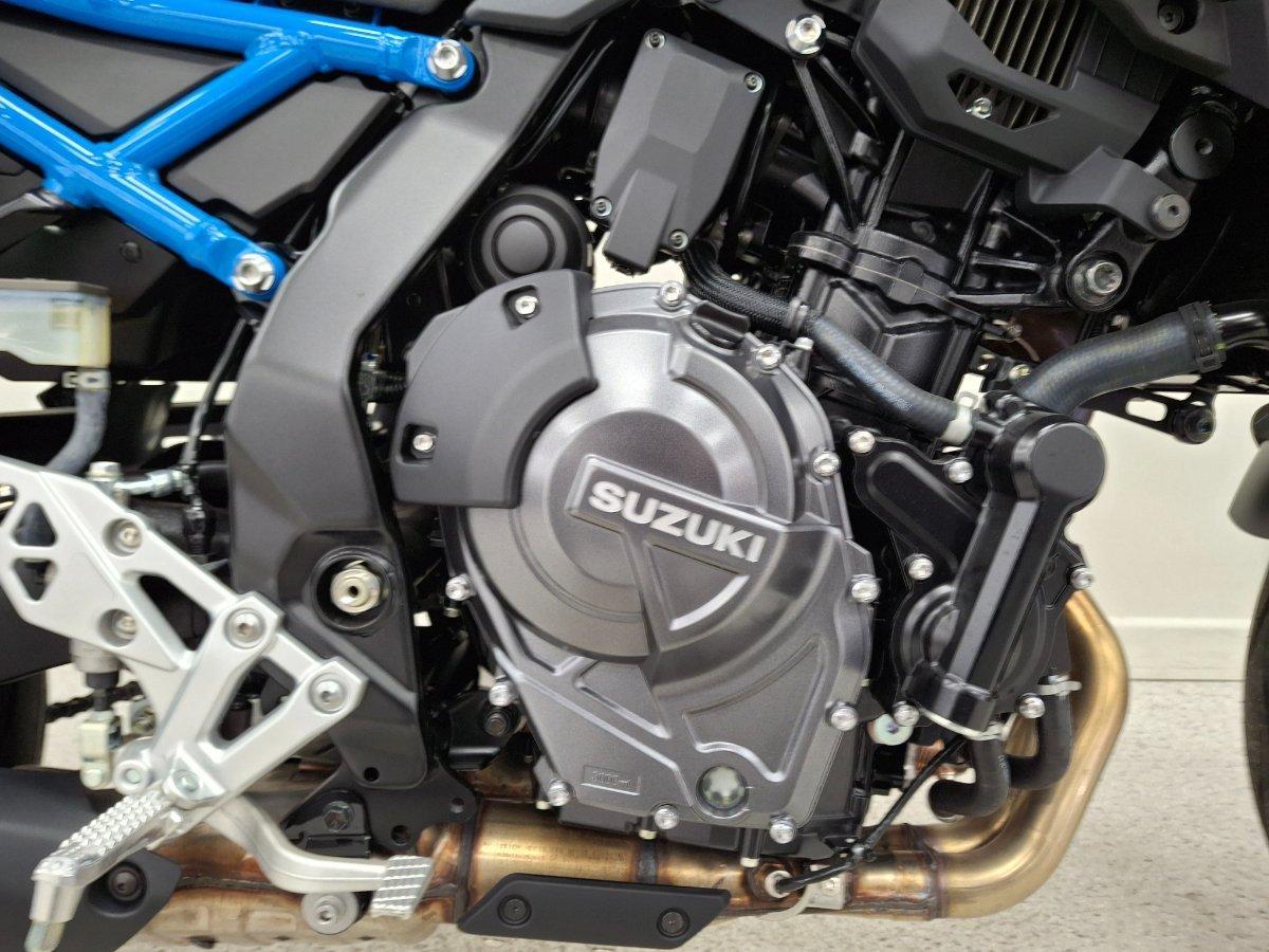 2025 SUZUKI GSX-8S ROAD