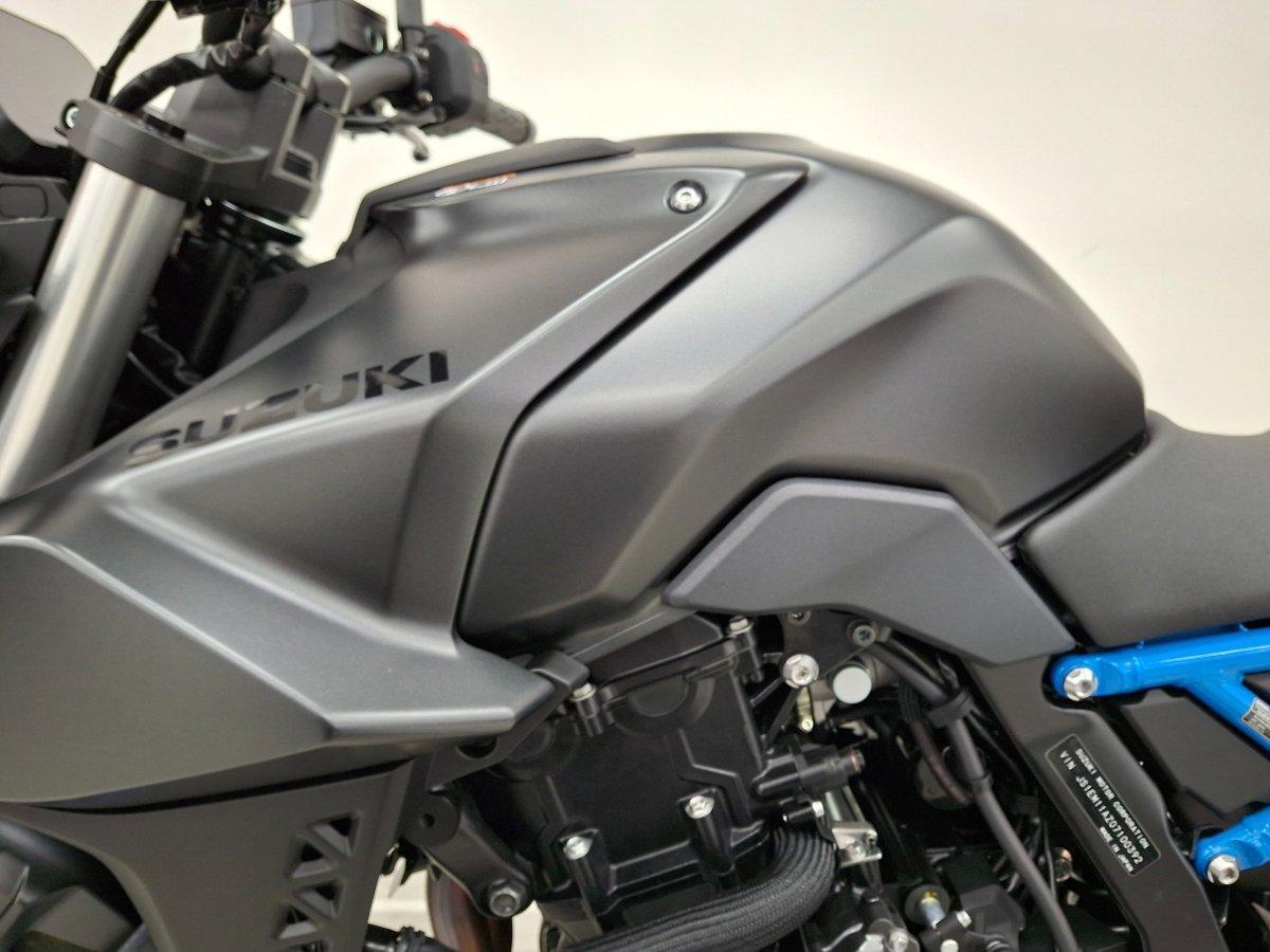 2025 SUZUKI GSX-8S ROAD