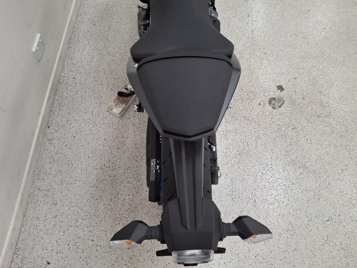 2025 SUZUKI GSX-8S ROAD