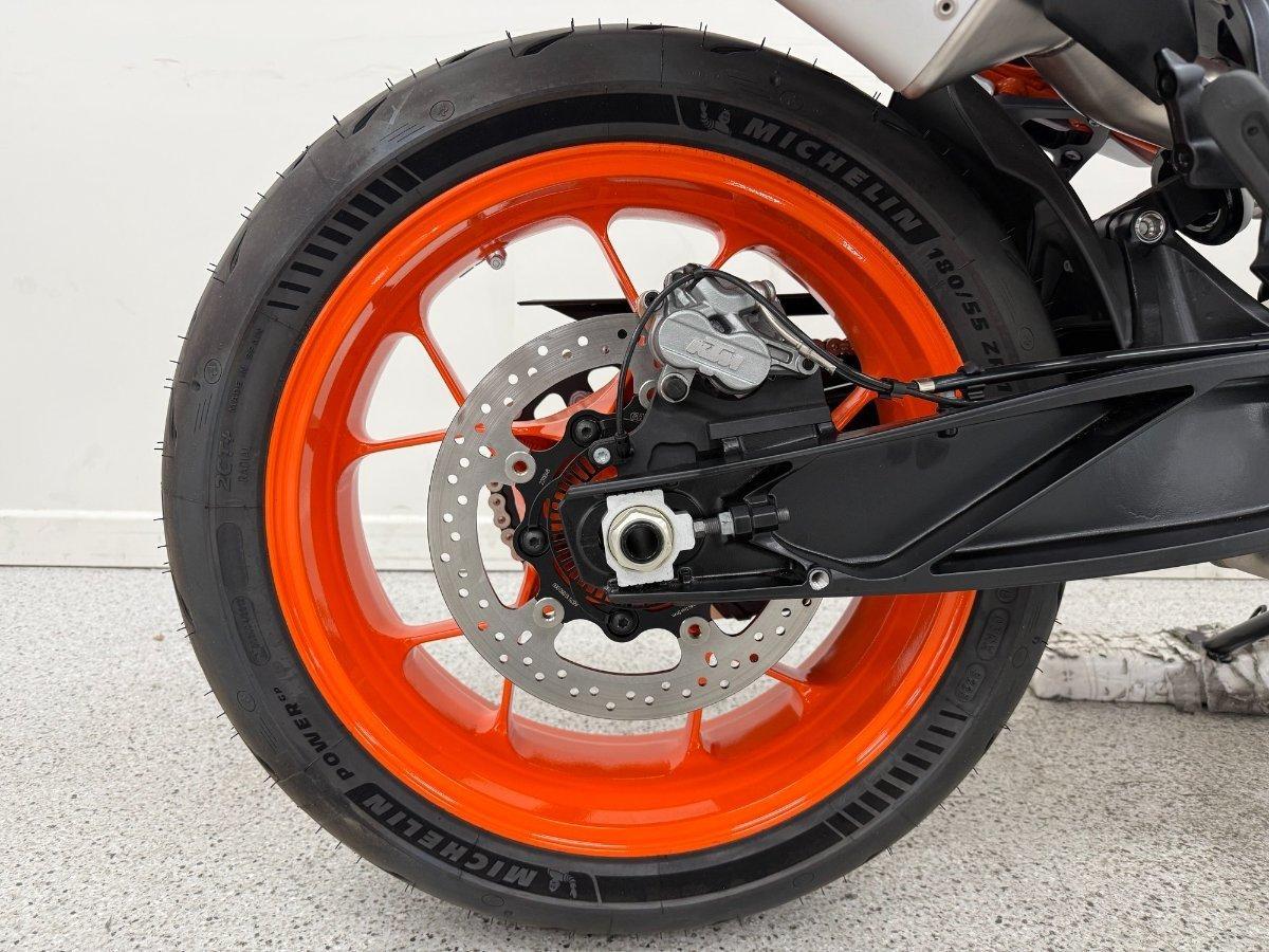 2024 KTM 890 SM-T SPORTS