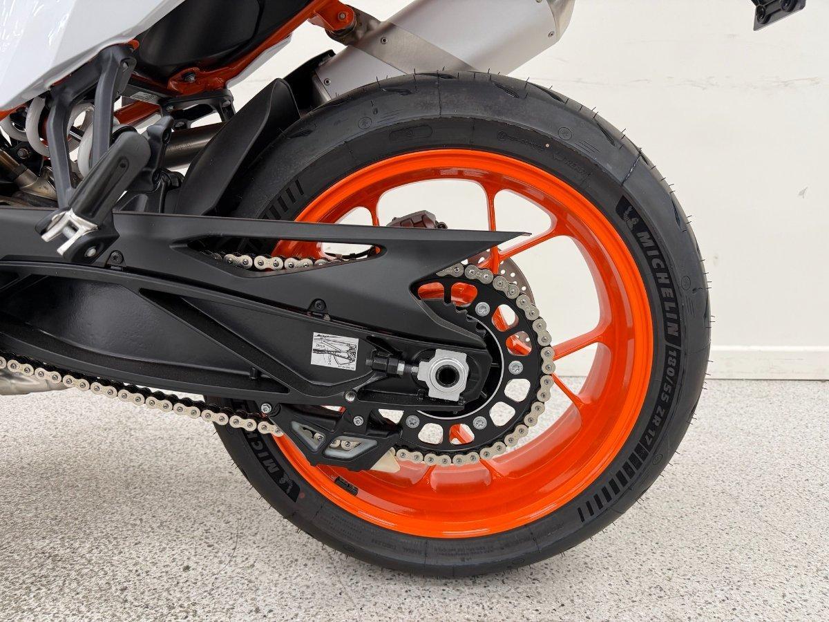 2024 KTM 890 SM-T SPORTS