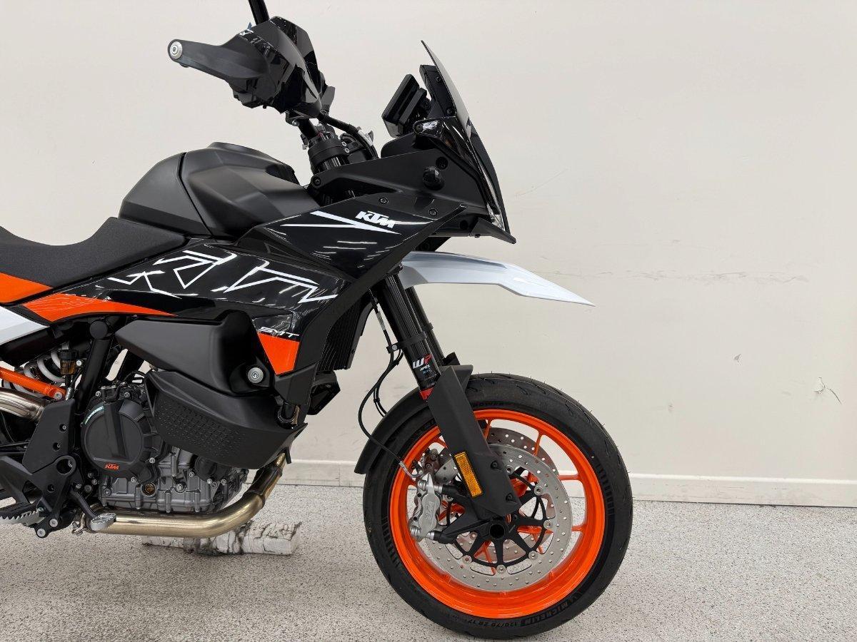 2024 KTM 890 SM-T SPORTS