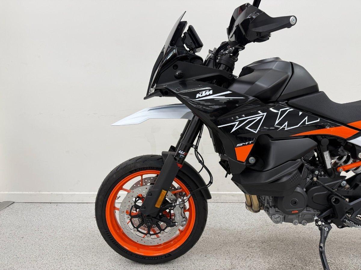 2024 KTM 890 SM-T SPORTS