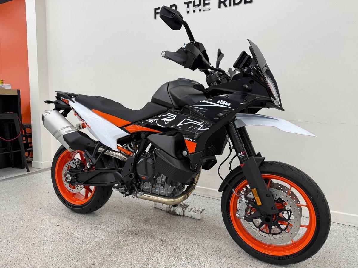 2024 KTM 890 SM-T SPORTS