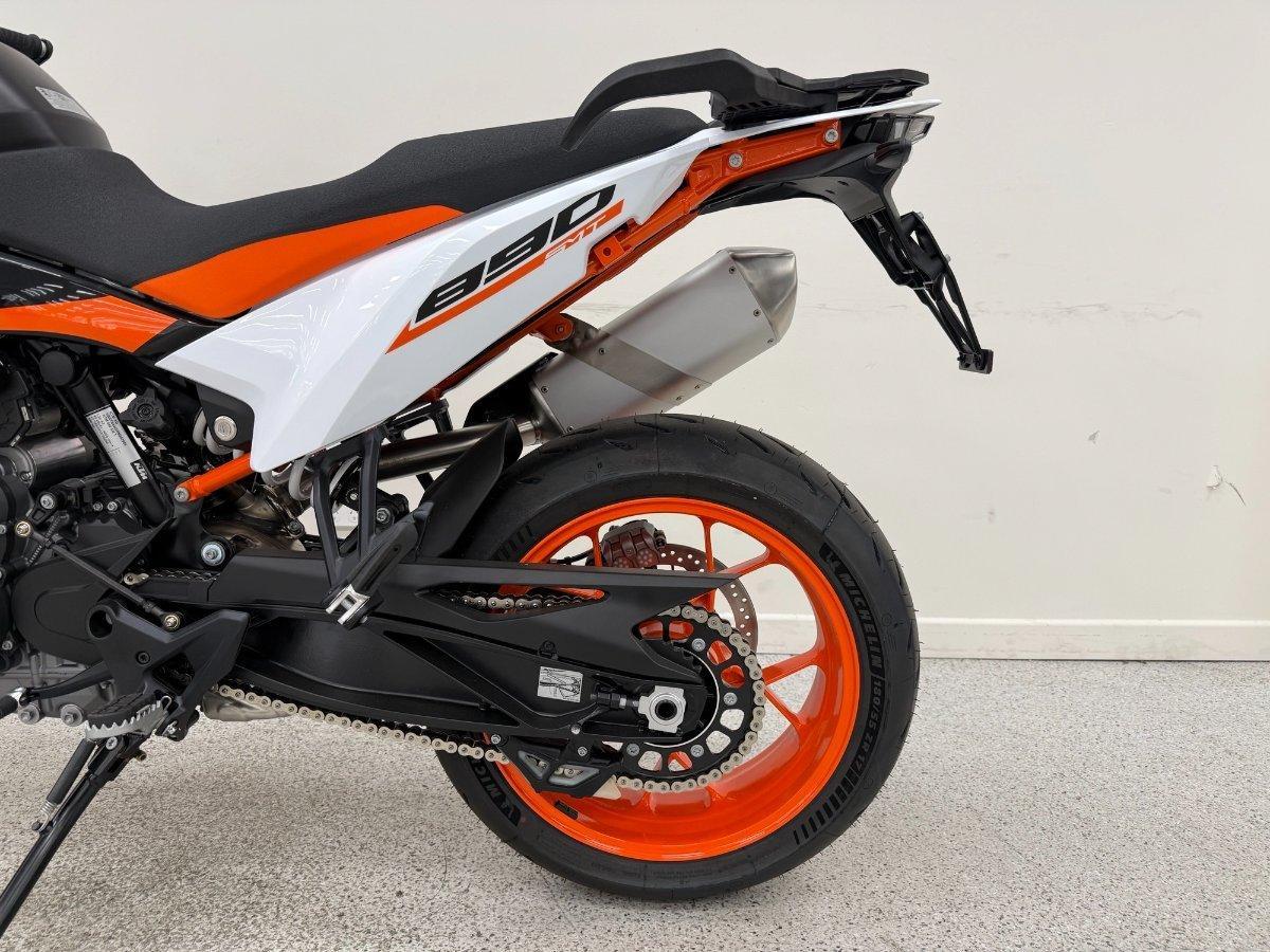 2024 KTM 890 SM-T SPORTS