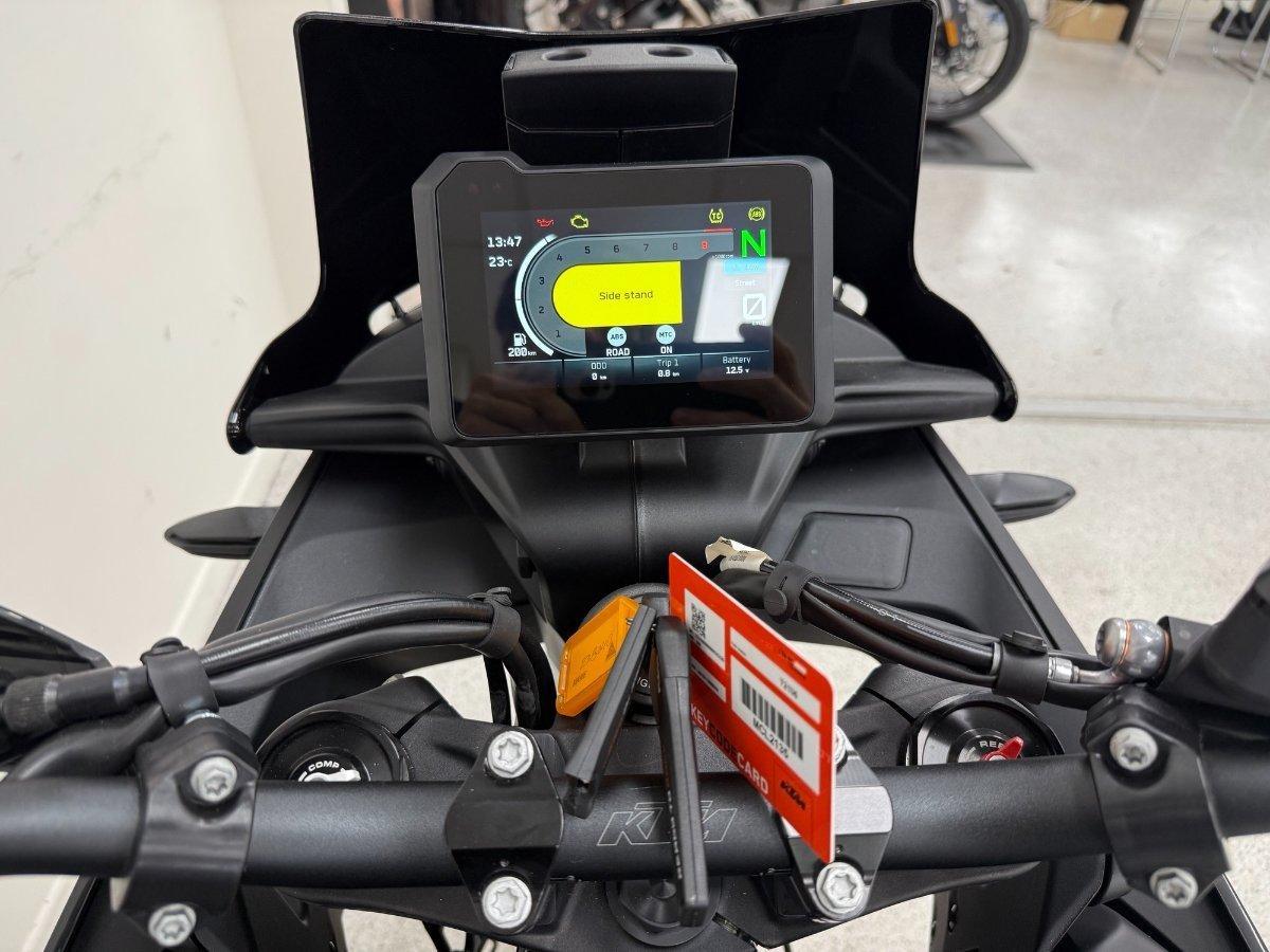 2024 KTM 890 SM-T SPORTS