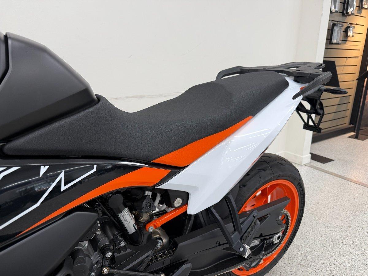 2024 KTM 890 SM-T SPORTS