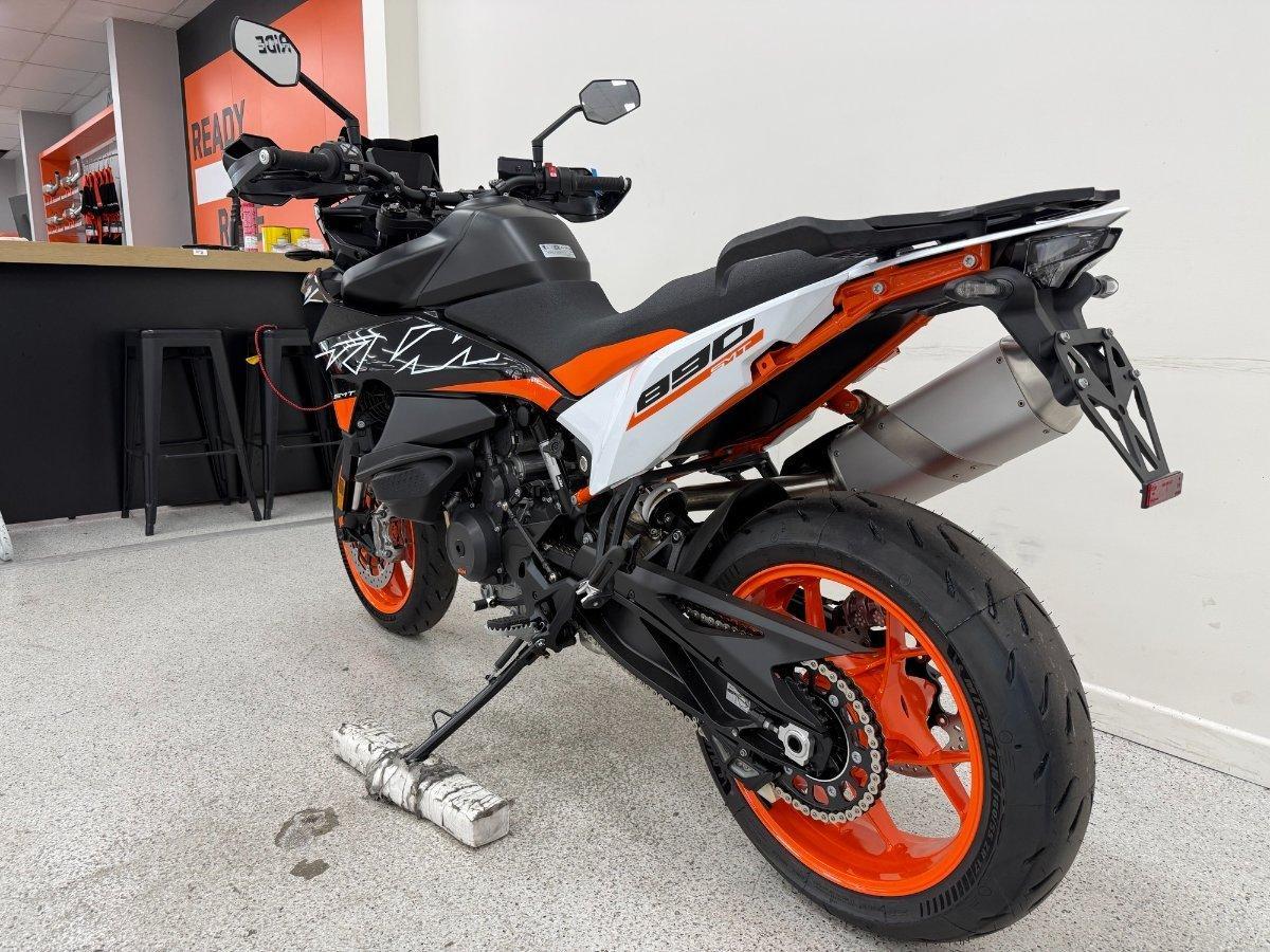 2024 KTM 890 SM-T SPORTS
