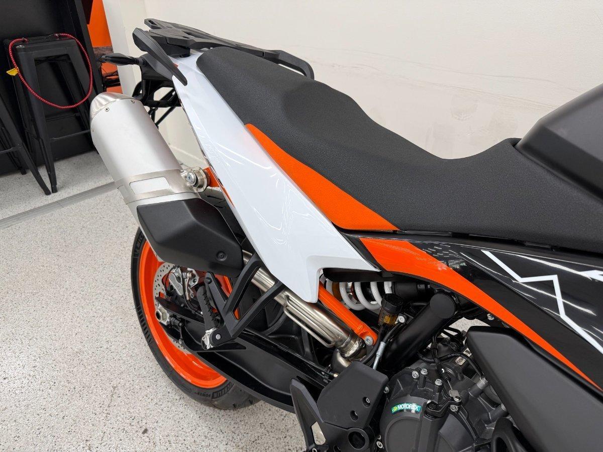 2024 KTM 890 SM-T SPORTS