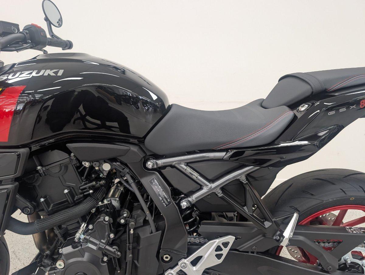 2025 SUZUKI GSX-8TT ROAD