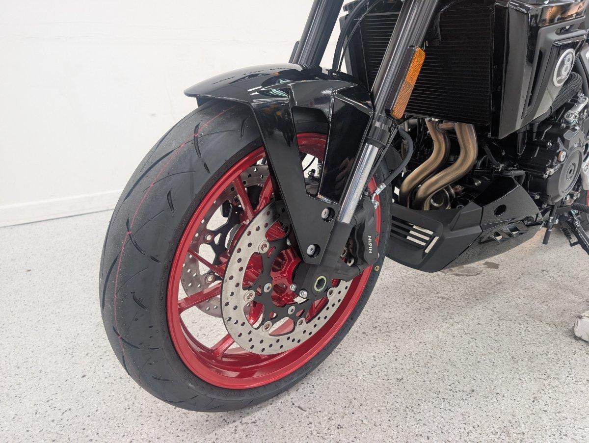 2025 SUZUKI GSX-8TT ROAD