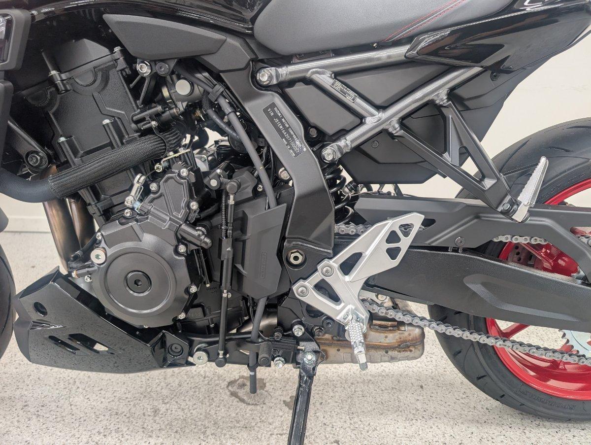 2025 SUZUKI GSX-8TT ROAD