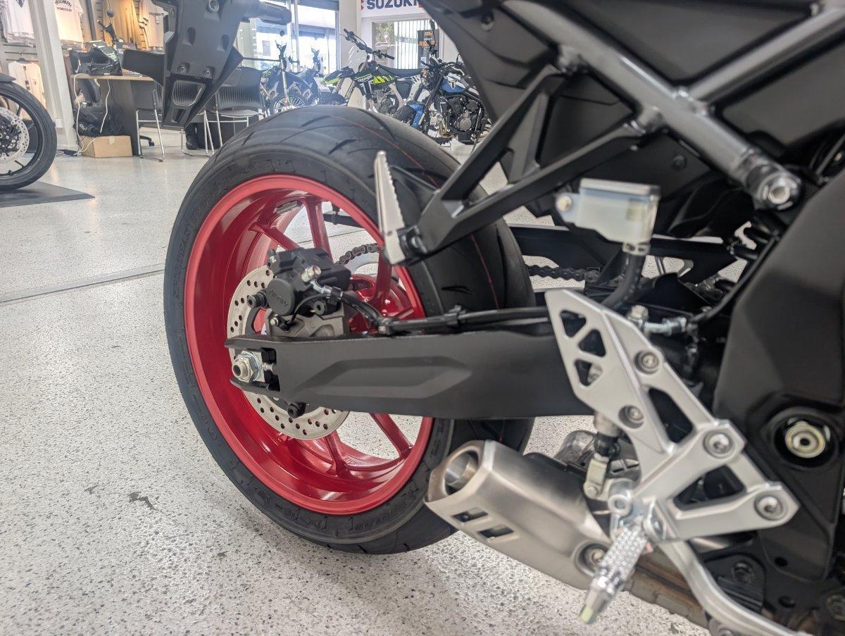 2025 SUZUKI GSX-8TT ROAD