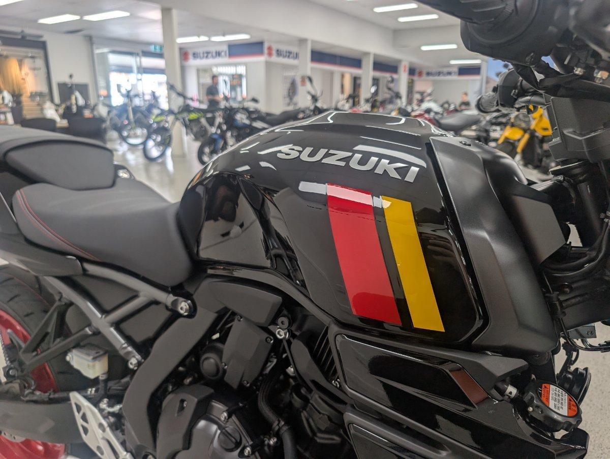 2025 SUZUKI GSX-8TT ROAD