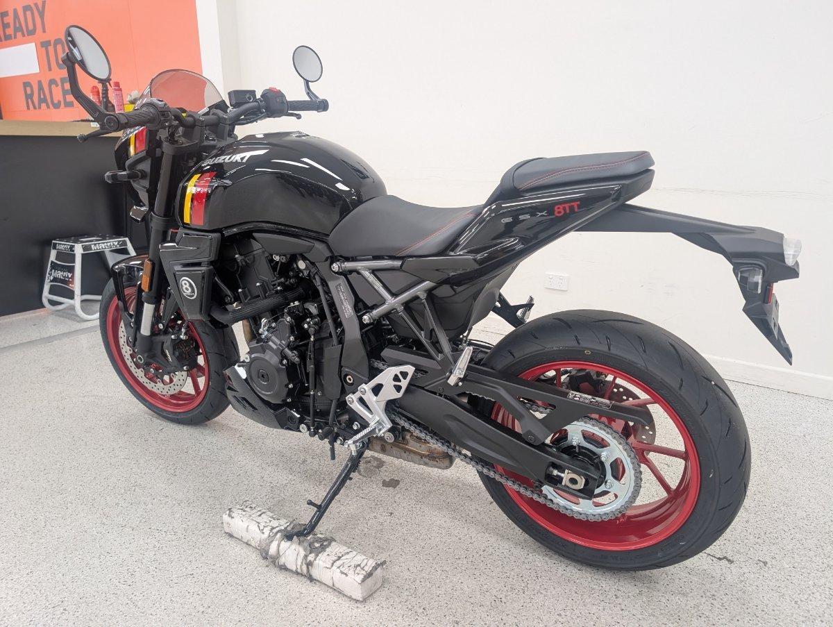 2025 SUZUKI GSX-8TT ROAD