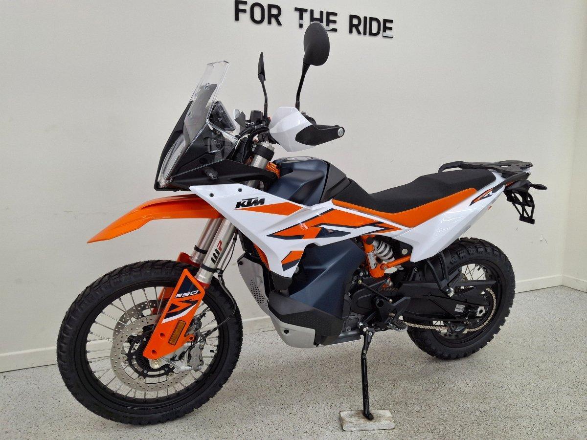 2024 KTM 890 ADVENTURE R DUAL SPORTS