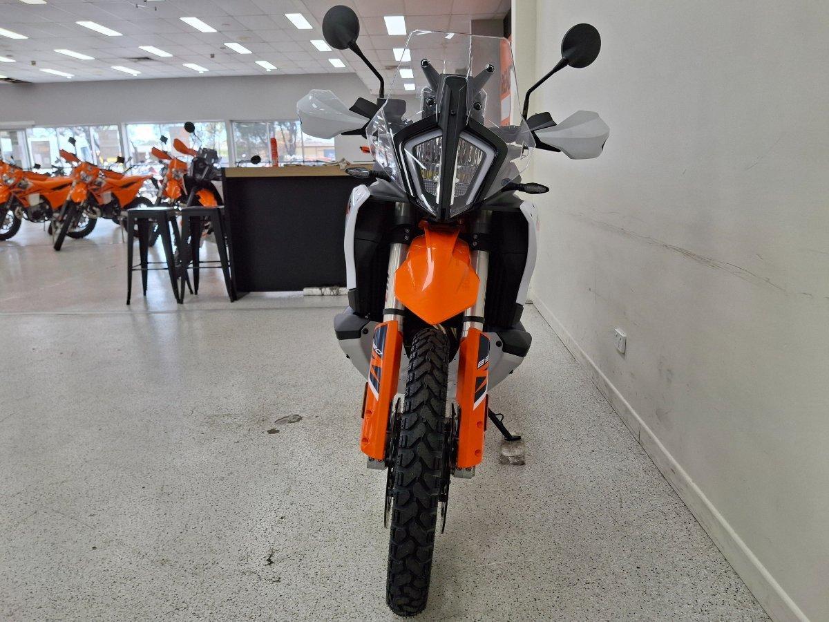 2024 KTM 890 ADVENTURE R DUAL SPORTS