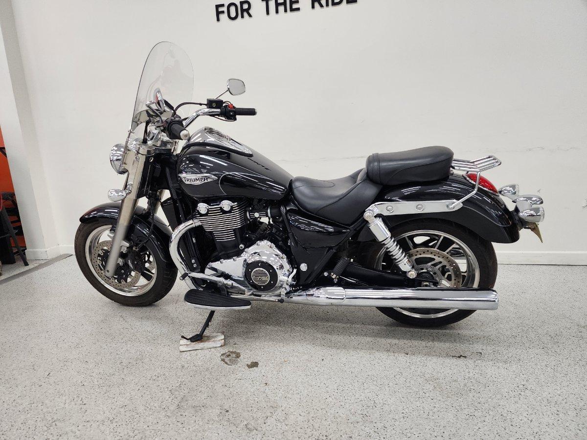 2014 TRIUMPH THUNDERBIRD COMMANDER CRUISER