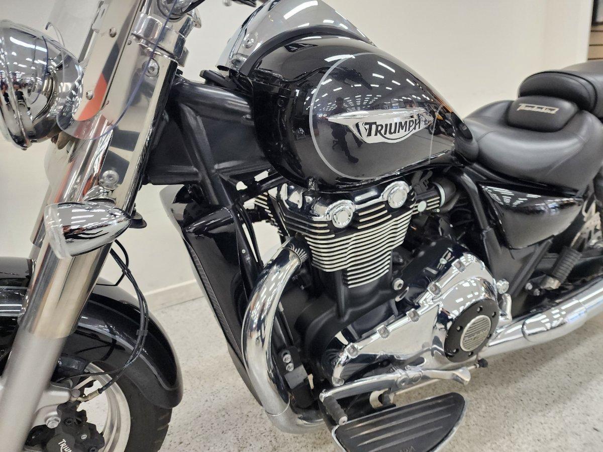 2014 TRIUMPH THUNDERBIRD COMMANDER CRUISER