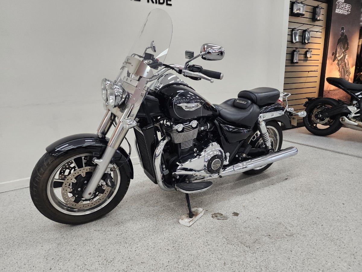 2014 TRIUMPH THUNDERBIRD COMMANDER CRUISER
