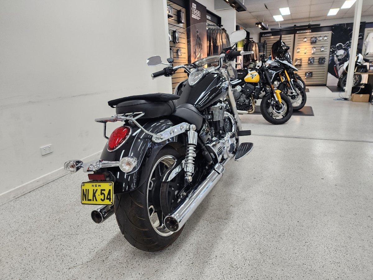 2014 TRIUMPH THUNDERBIRD COMMANDER CRUISER