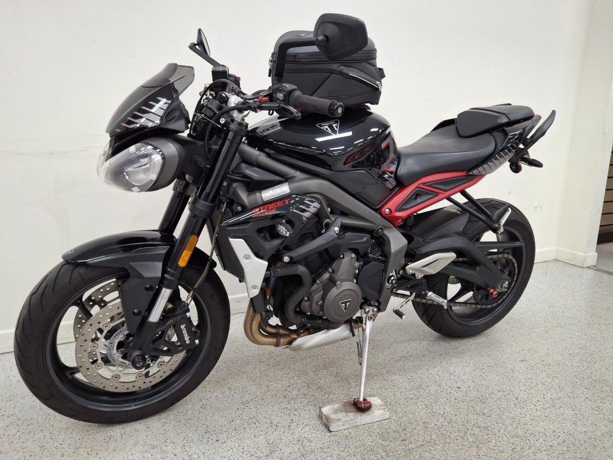 2022 TRIUMPH STREET TRIPLE R ROAD