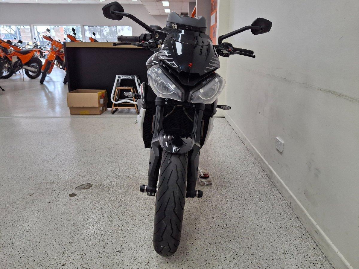 2022 TRIUMPH STREET TRIPLE R ROAD
