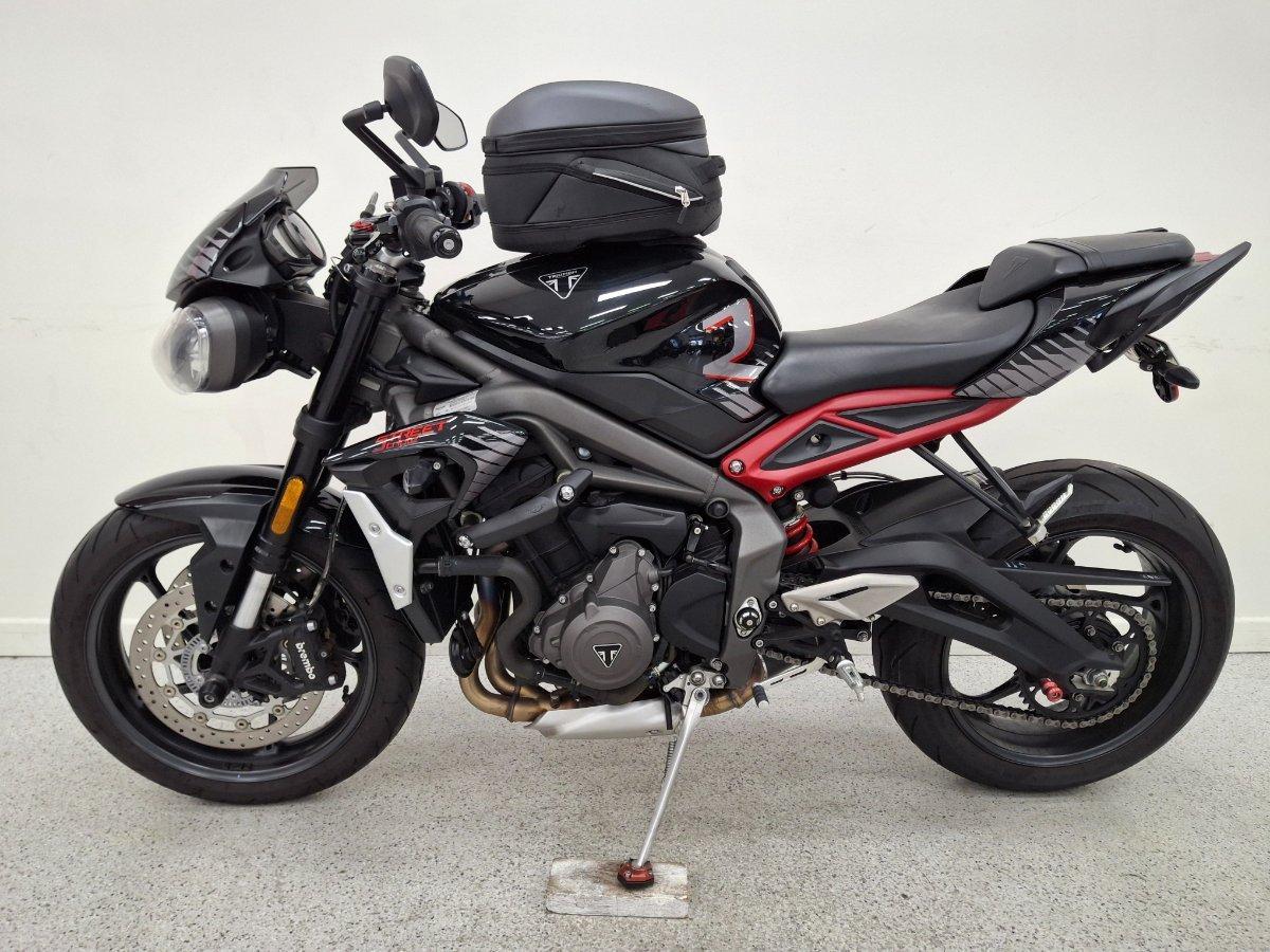 2022 TRIUMPH STREET TRIPLE R ROAD