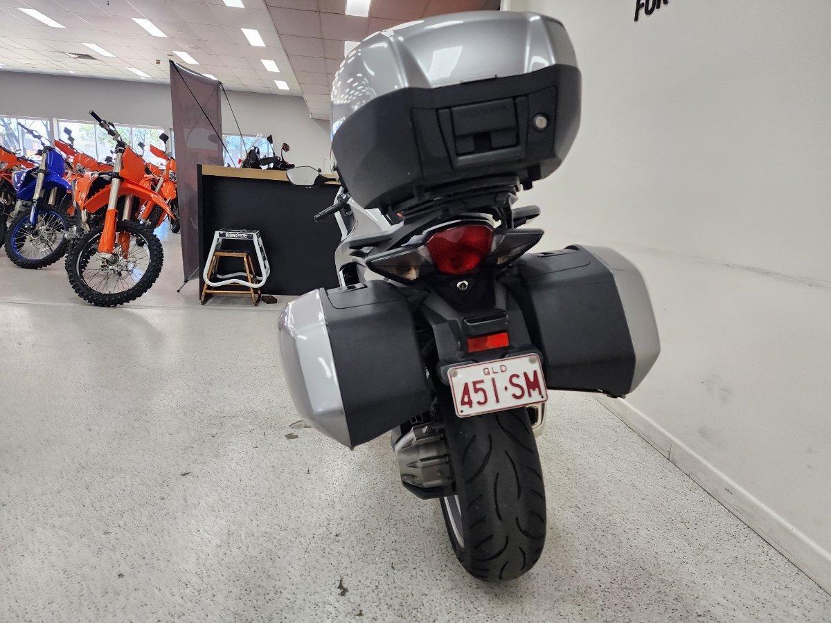 2010 HONDA VFR1200F ROAD