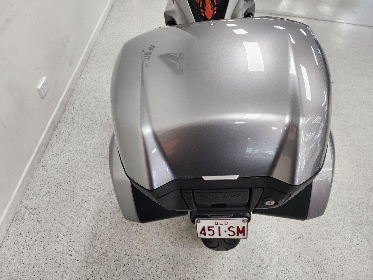 2010 HONDA VFR1200F ROAD