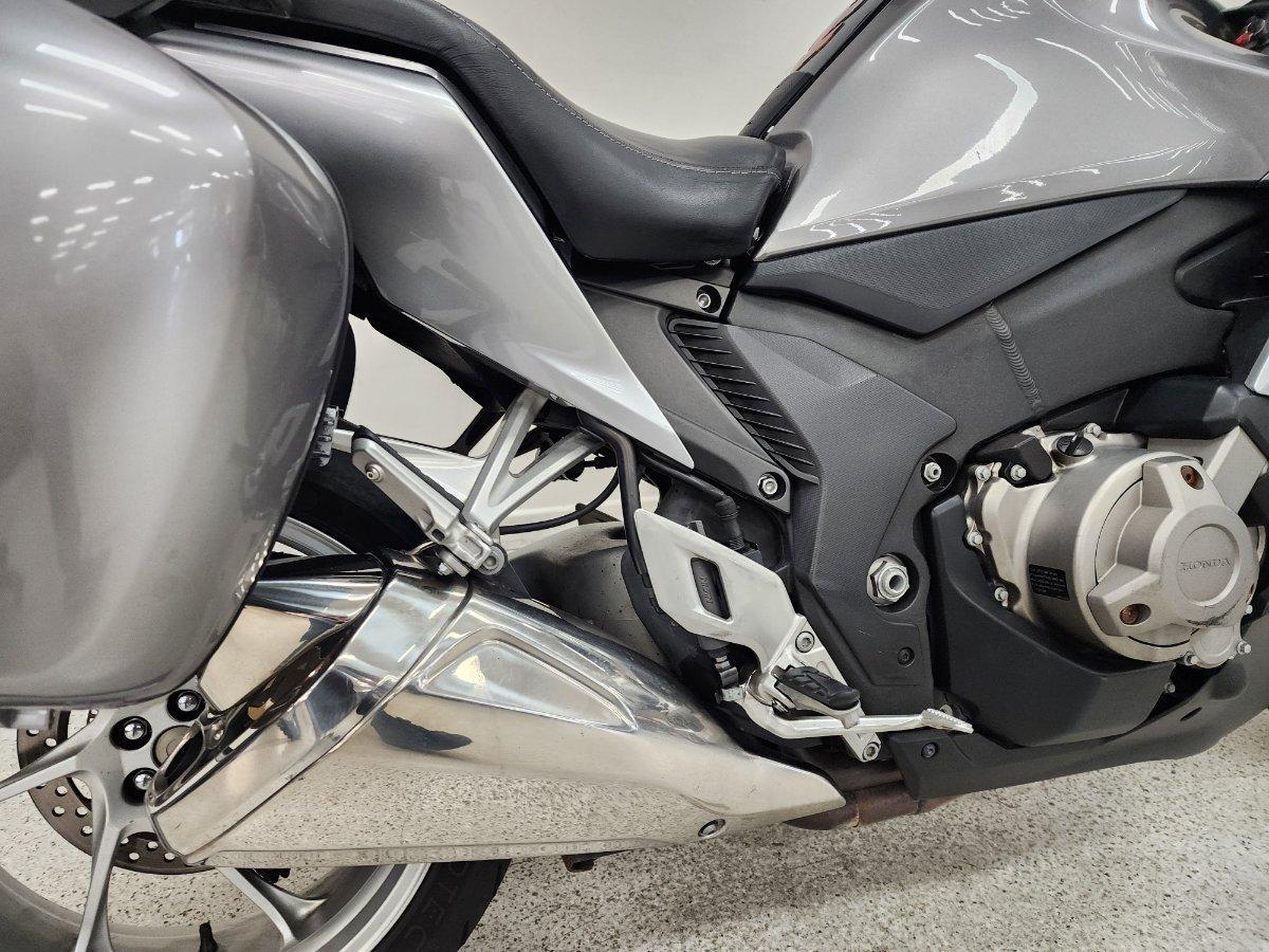 2010 HONDA VFR1200F ROAD