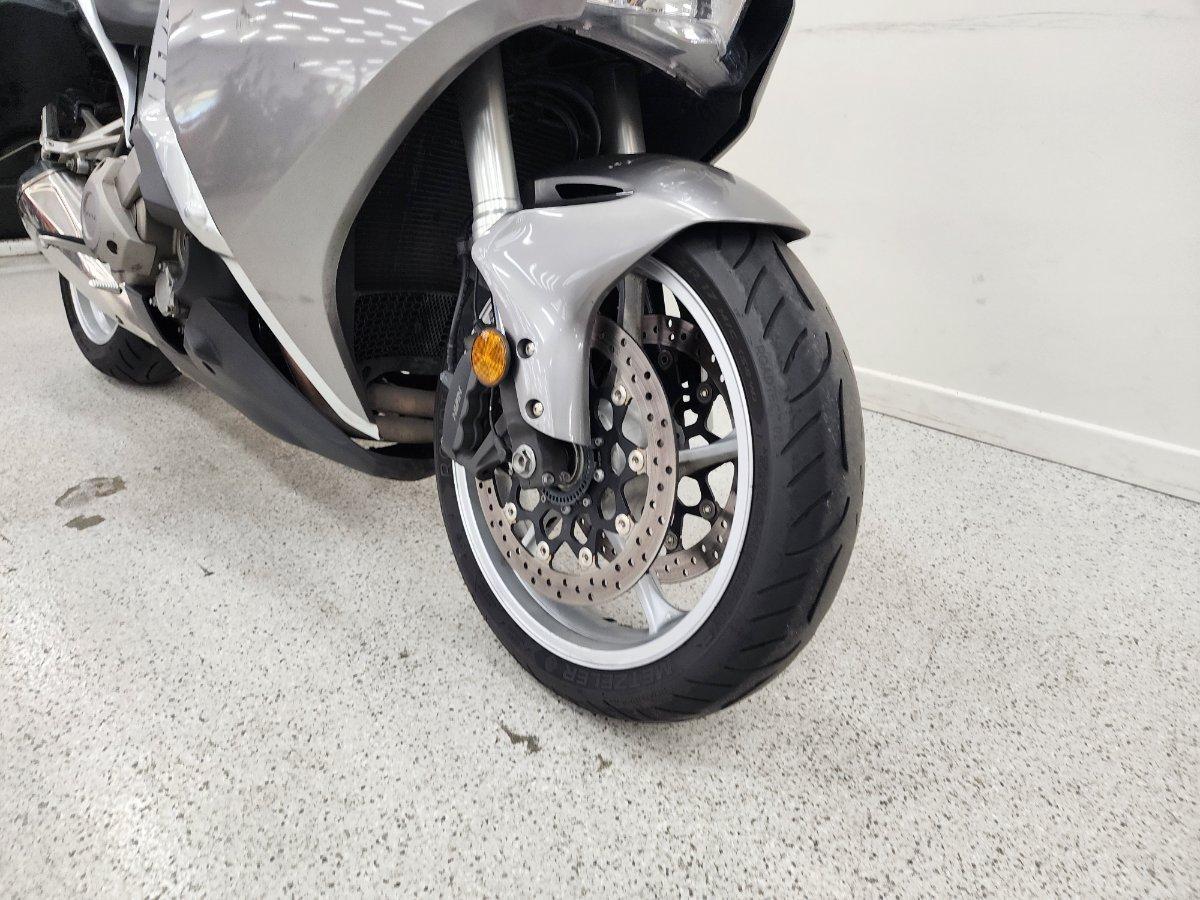 2010 HONDA VFR1200F ROAD