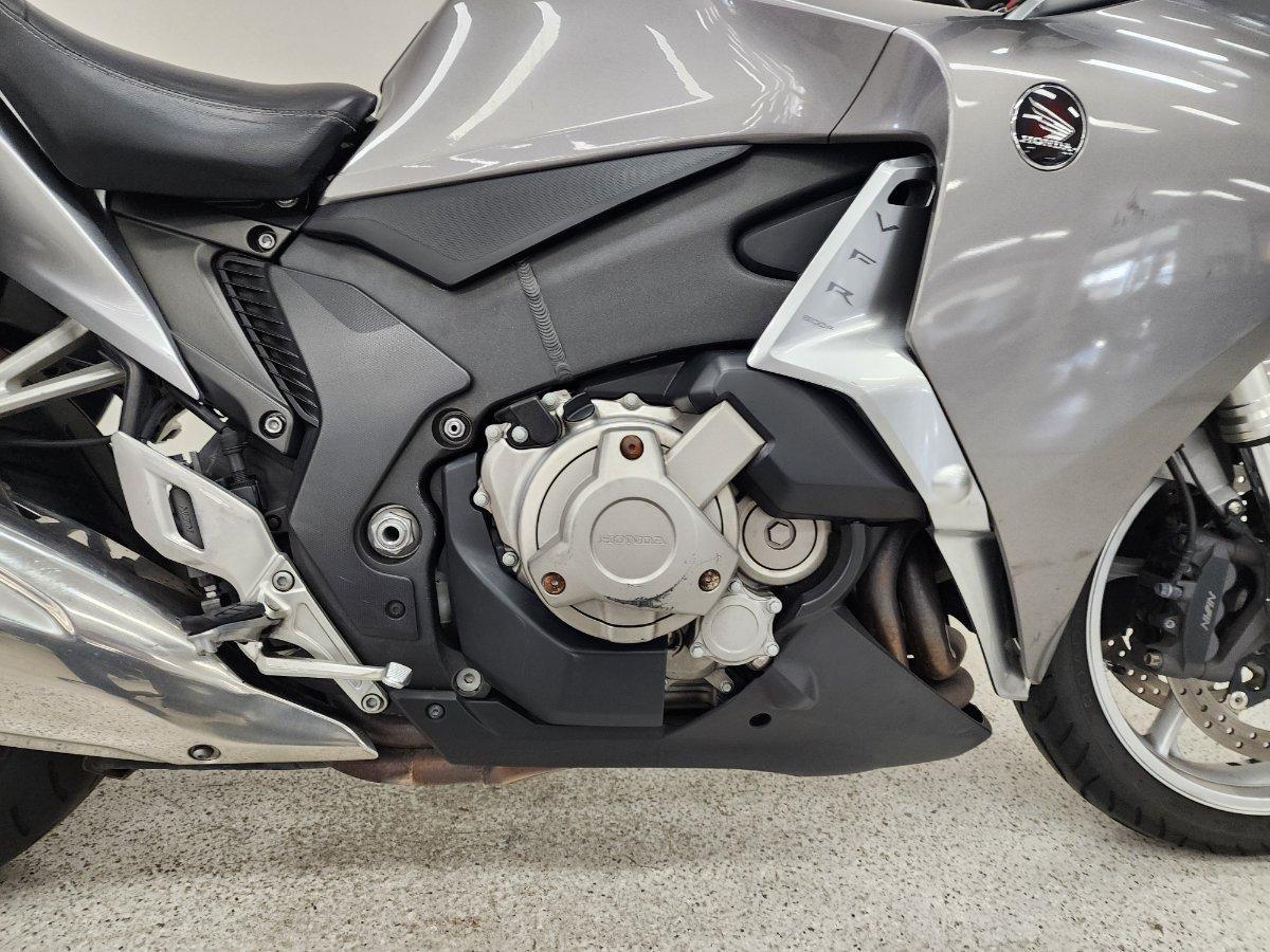 2010 HONDA VFR1200F ROAD