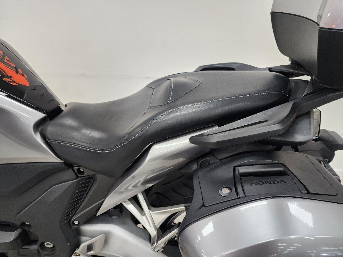 2010 HONDA VFR1200F ROAD