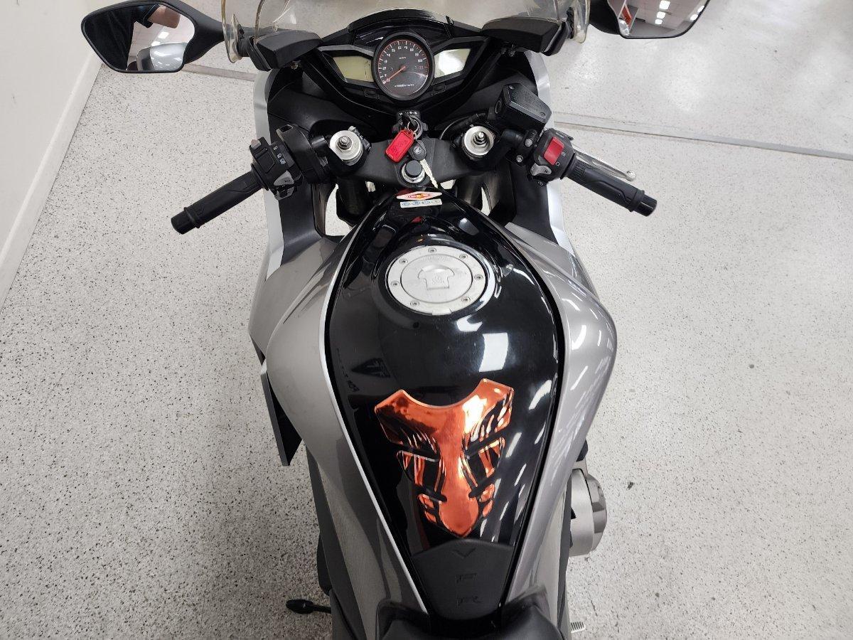 2010 HONDA VFR1200F ROAD