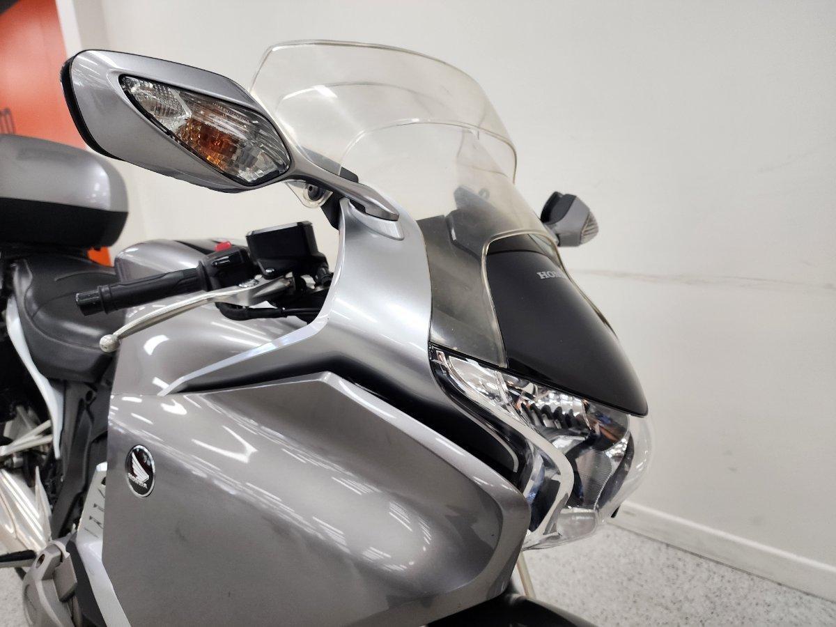 2010 HONDA VFR1200F ROAD