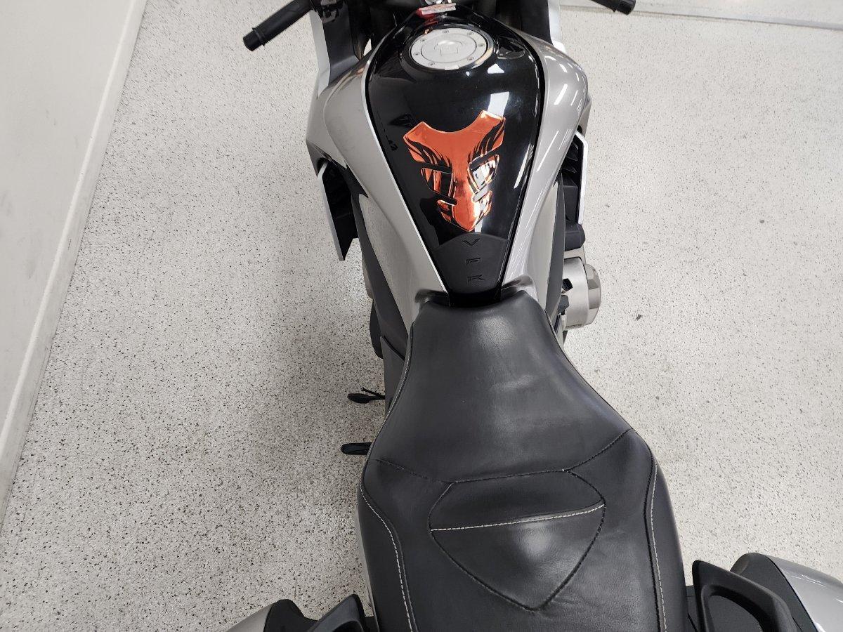 2010 HONDA VFR1200F ROAD