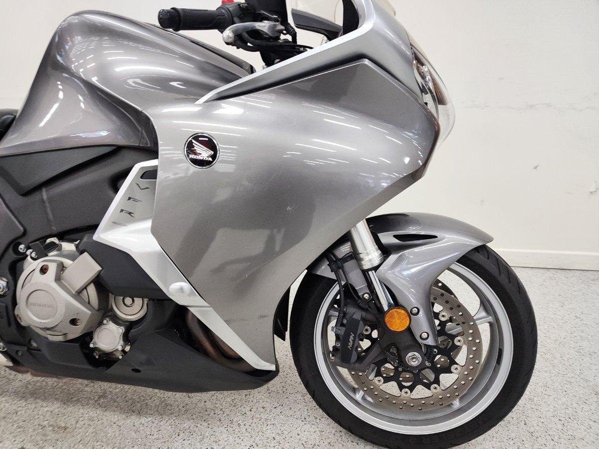 2010 HONDA VFR1200F ROAD
