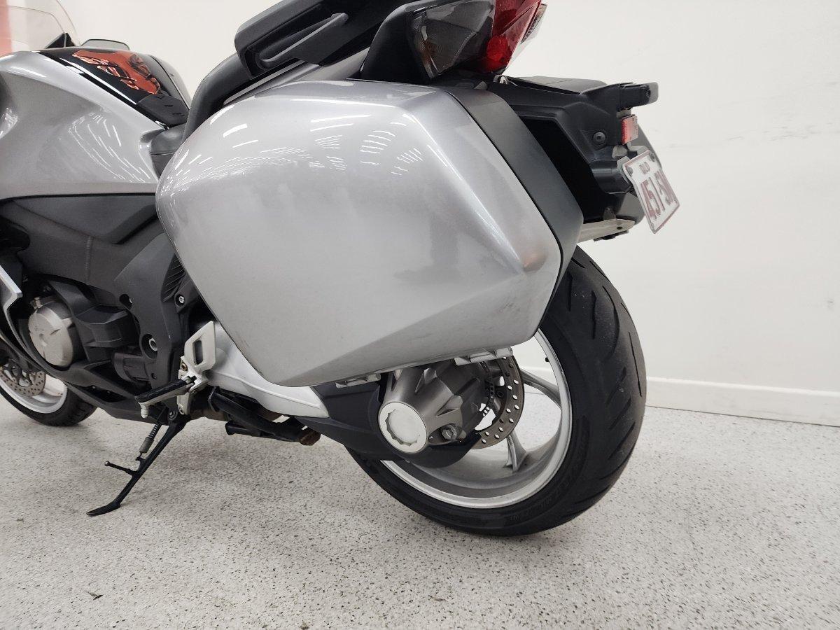 2010 HONDA VFR1200F ROAD