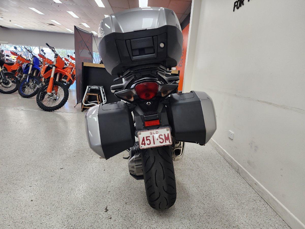 2010 HONDA VFR1200F ROAD
