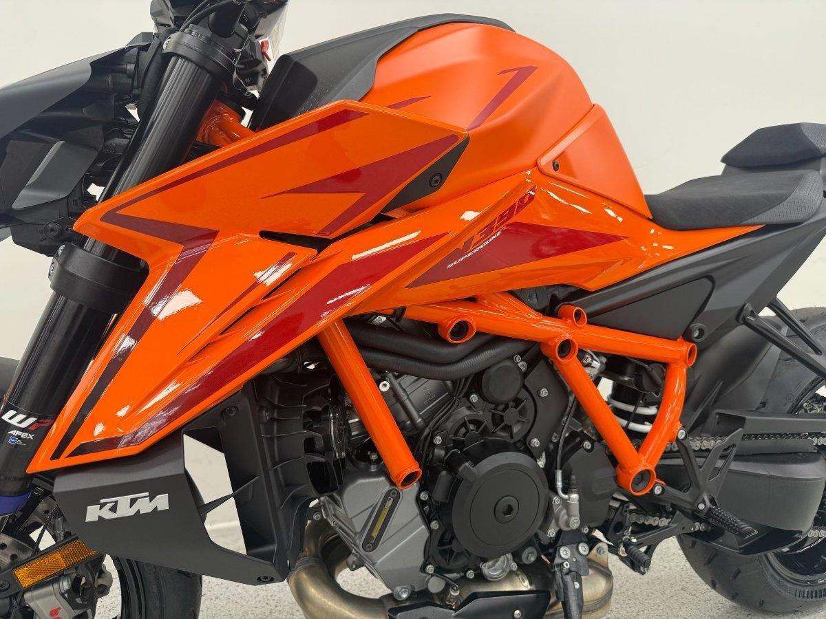 2026 KTM 1390 SUPER DUKE R EVO SPORTS