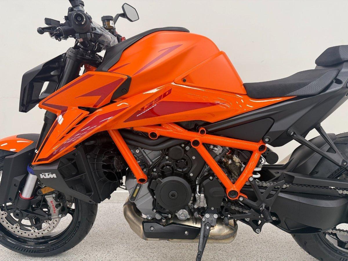 2026 KTM 1390 SUPER DUKE R EVO SPORTS