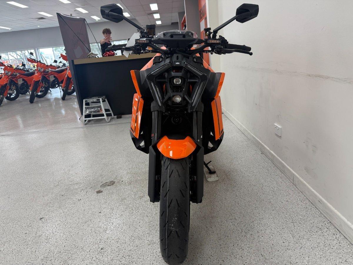 2026 KTM 1390 SUPER DUKE R EVO SPORTS