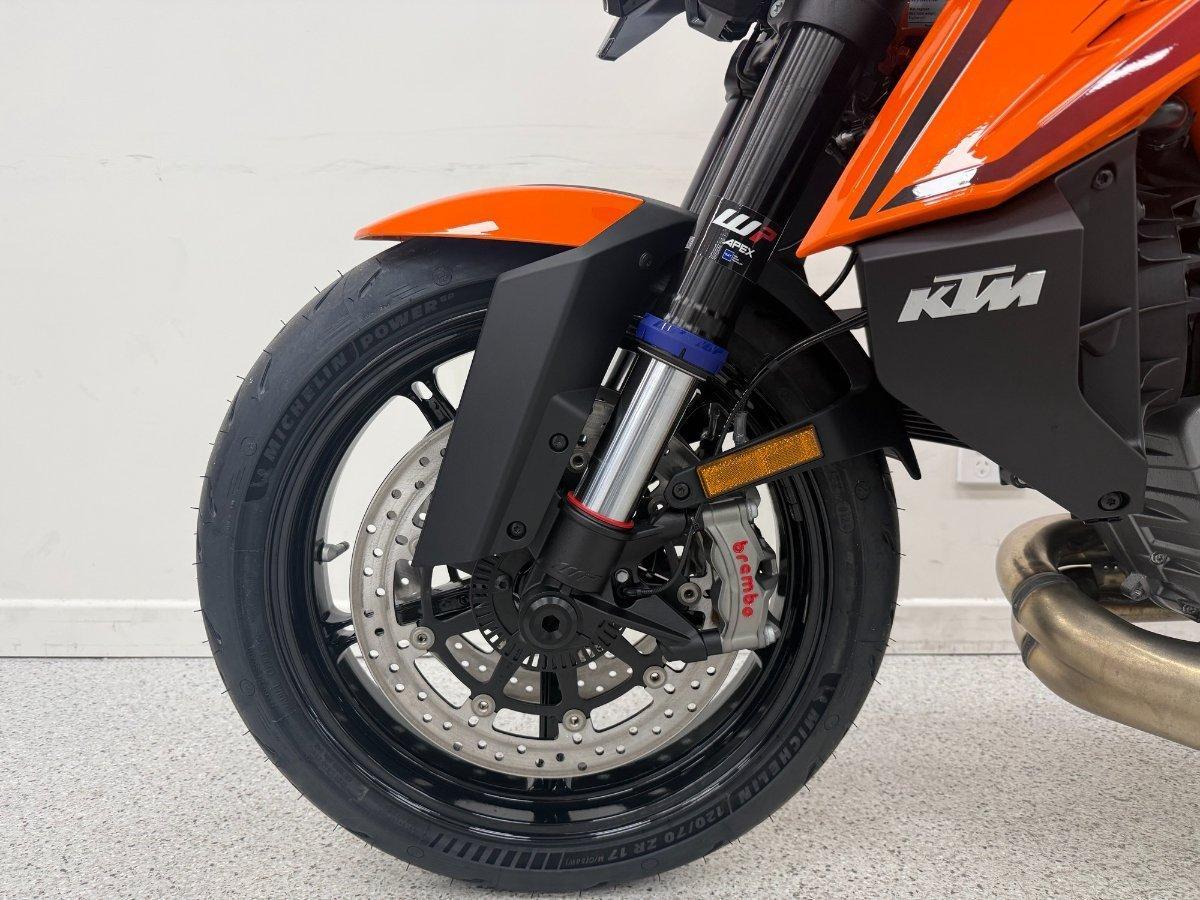2026 KTM 1390 SUPER DUKE R EVO SPORTS