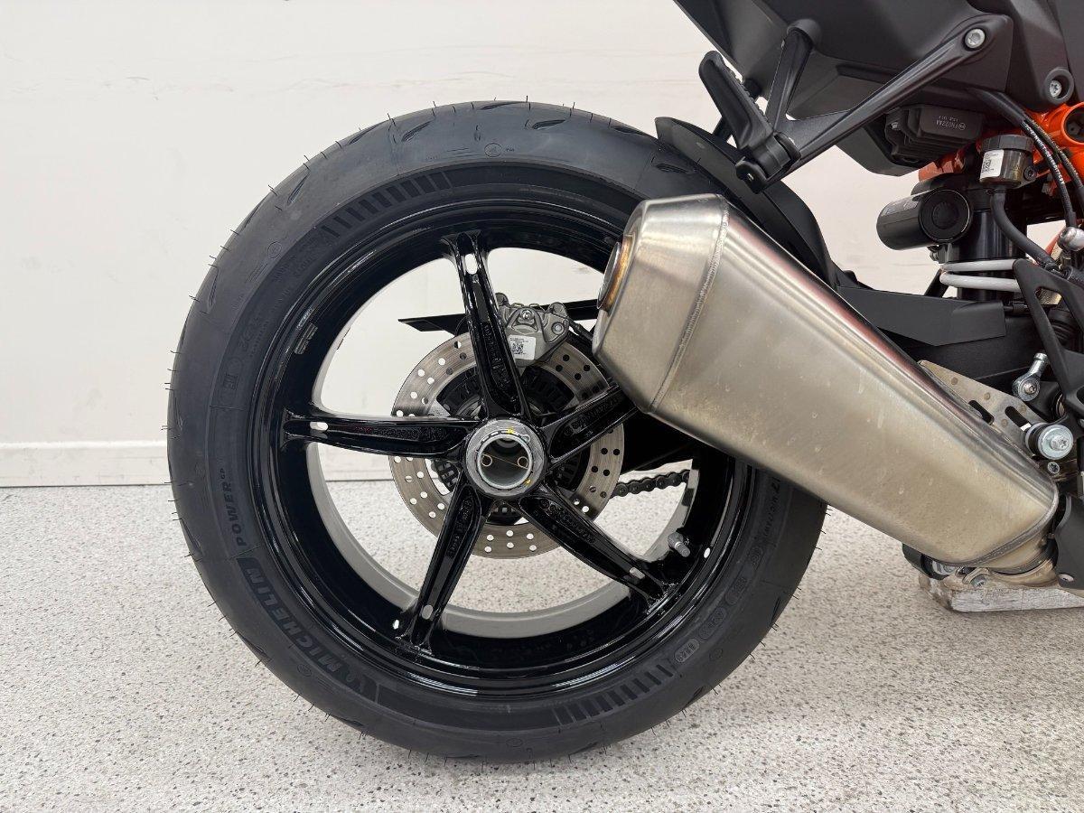 2026 KTM 1390 SUPER DUKE R EVO SPORTS