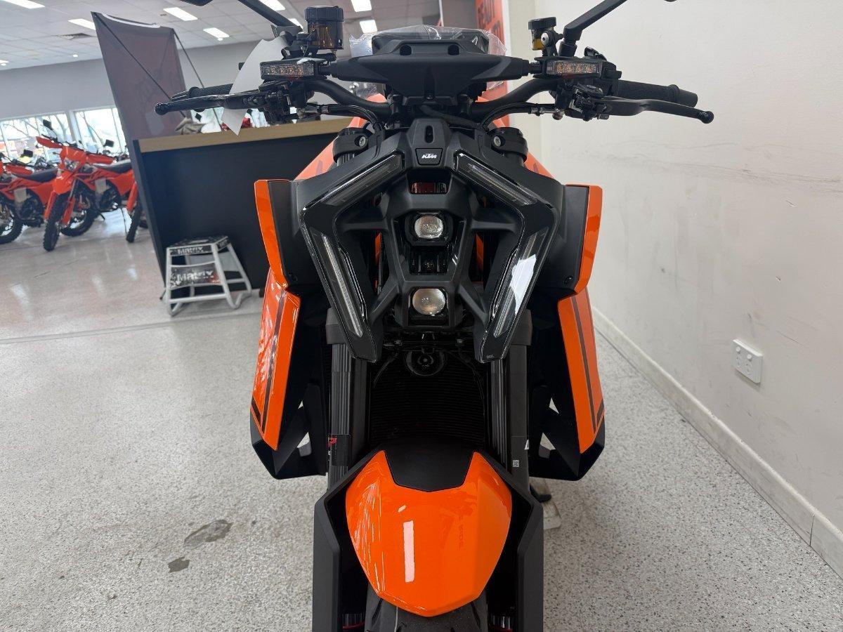 2026 KTM 1390 SUPER DUKE R EVO SPORTS
