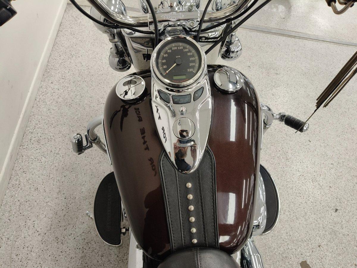 2011 HARLEY-DAVIDSON FLSTC HERITAGE SOFTAIL CLASSIC CRUISER