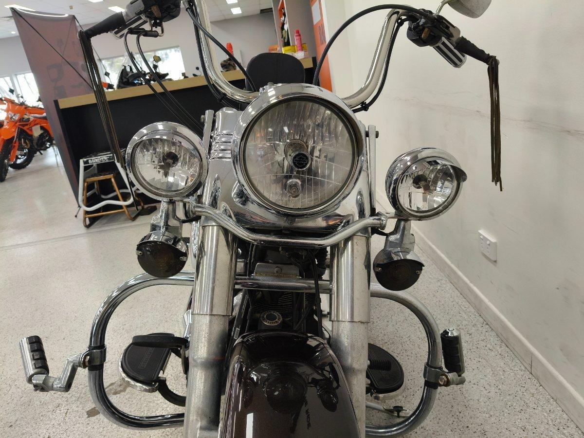 2011 HARLEY-DAVIDSON FLSTC HERITAGE SOFTAIL CLASSIC CRUISER
